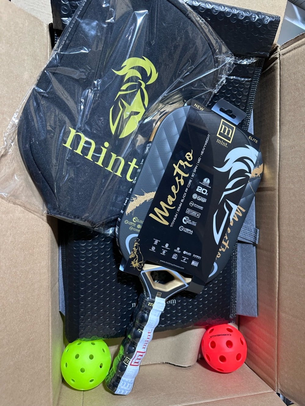Mint Sport Maestro Pickleball Paddle Titanium / Carbon Fiber Hybrid 20mm Black - Picture 12 of 16